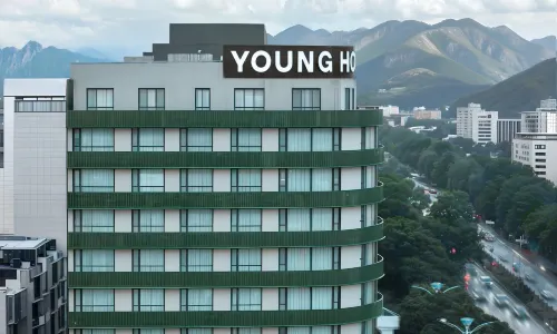 โรงแรมยังก์