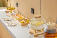 Nicesoe View Cloud Book House Hotel (Shangqing Temple Niujiaotuo Subway Station)