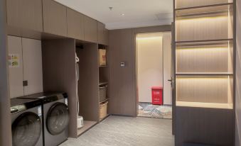 Donghu Business Apartment (XihuCity Shopping Plaza Donghu ParkStore)