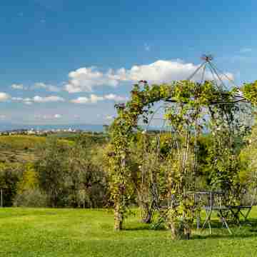 Fattoria la Loggia Hotel Exterior