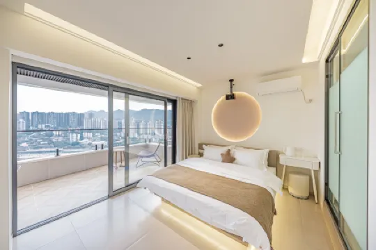 Santorini S. Santorini High Altitude River View Homestay (Chongqing Jiefangbei Hongya Cave Branch) Отели рядом с достопримечательностью «Chongqing Port No.5 Marina»