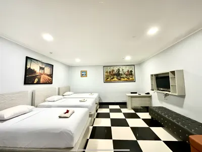 HOTEL ZAMBURGER PSPS RIAU Hotel dekat Indomaret