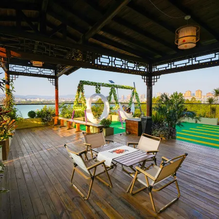 Maitreya Lake Riverside Homestay (Huquan Water Town Tourist Resort Branch) Отели в г. Миле