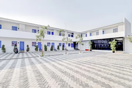 Sands Residence By ARBA Отели рядом с достопримечательностью «Masjid Baiturrohim Pindo Deli 2»