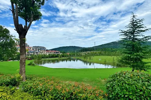 Funchun No.10 Hotel Xiangyang