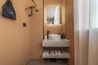 Yunju Light Luxury Hotel (Jiangmen Wanda Plaza Store)