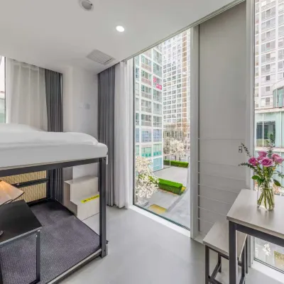 Three and three hotels Các khách sạn gần Trung tâm thương mại quốc tế
