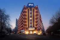 RomanticSeason BlueDiamond Hotel (Shenyang YouthStreet Subway Station Shenyang North Station Branch) Hotel dekat South Manchuria Railways Professional Service Firm Former Site