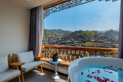 Yue Stay Luxury Hotel (Xijiang Qianhu Miao Village Observation Platform) Отели рядом с достопримечательностью «Мост № 6»