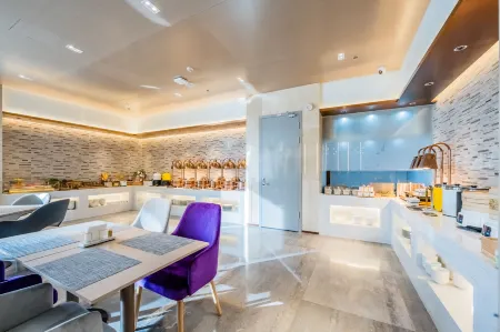 Lavande Hotel (Pizhou East Station Taohuadao Park) Отели в г. Пичжоу