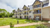 Vacancéole - le Domaine de la Corniche - Deauville Sud Hotels in Houlgate
