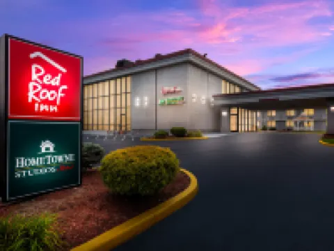 Red Roof Inn Painted Post Hotels in Gang Mills