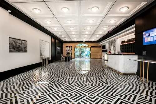 Vic Multi-Cloud Enjoy Hotel - Barer