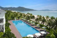 Melia Vinpearl Cam Ranh Beach Resort - Romantic