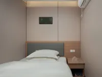 Anlv Homestay (Kunming Railway Station Branch) Hotels near محطة كونمينغ للسكك الحديدية