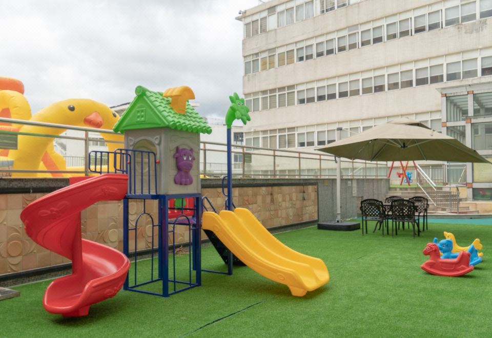 파타야 호텔의 씨 뷰 객실 내부