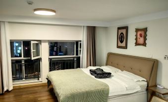 Mountain City Rose Viewing Hotel