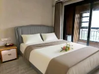 Hemei Homestay (East Railway Station Pangdonglai Yunding) - balcony
