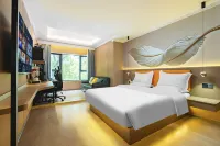 Dazhou Yilan E-Sports Hotel (Yangguang Shuadu Food Street) - Esports