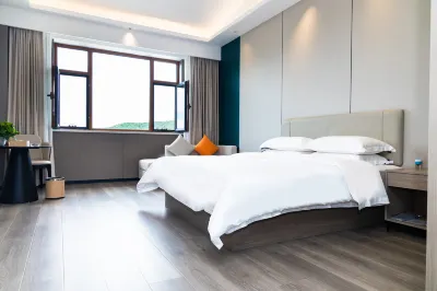 Dunhua Liudingshan Puti Wellness Hotel Hotels near Zhongcheng Korean Ethnic Ecological Village