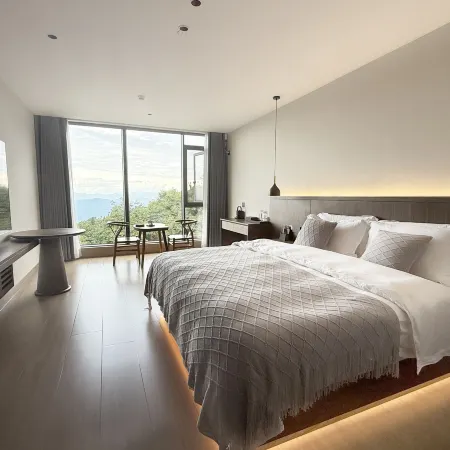 180 degree mountain view boutique vacation homestay at a glance