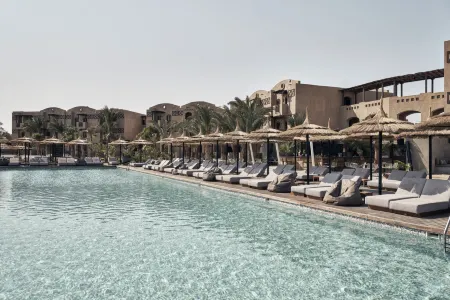Cook's Club El Gouna Отели рядом с достопримечательностью «Coraya Divers El Gouna»
