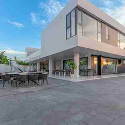 TML-L1 Luxury Villa 6 Rooms 8 Bathrooms (Luxury KTV Room + Pool + Pool Table + Fitness Area) Hotel Exterior