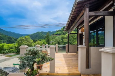 Floral Hotel·Mount Huangshan Wenye Shanju Hotel (Shexian Lishan Store) Các khách sạn ở Huyện Hấp