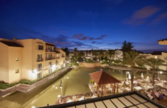 โรงแรม พอร์ตอาเวนทูรา