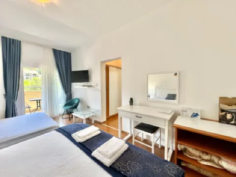 FOR-A Apartmani Hotels in 