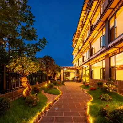 Nanhuaju Homestay Hotels near Lijiang Sanyi International Airport