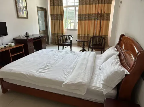 Xinlong Hotel