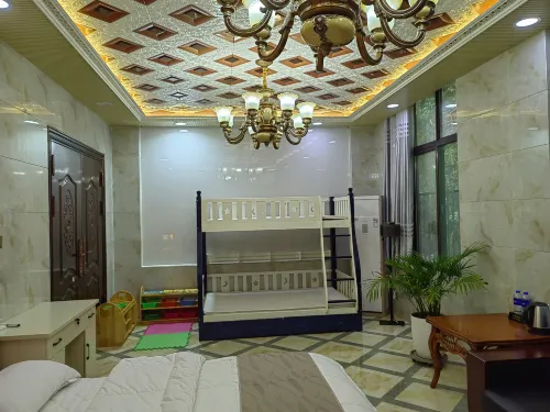 Mountain Residence Homestay (Lujiang Tangchi)