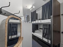 Azzurro Pod Hotel - Central Sydney