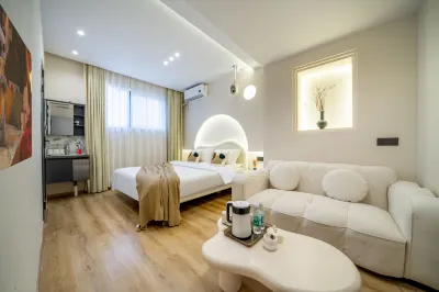 Fangjian Qiaoshe (Xi'an Zhonggulou Sajinqiao) Hotel di 