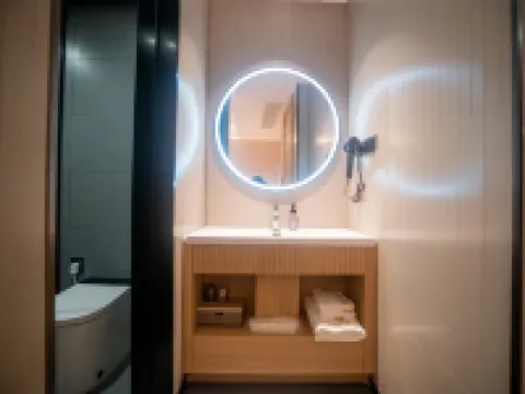 Qianyue Elegant Residence | AWAKENING · ETHEREA Zero Pressure Design Hotel (Baofeng Railway Station) Hotels in Baofeng