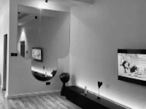Bytup 2Bedroom Apt in Lekki,24Hrs Light, Wifi ,Fully Serviced Apartment , Water Heater Smart tv Hotels near Lekki Conservation Centre