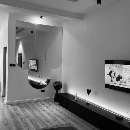 Bytup 2Bedroom Apt in Lekki,24Hrs Light, Wifi ,Fully Serviced Apartment , Water Heater Smart tv