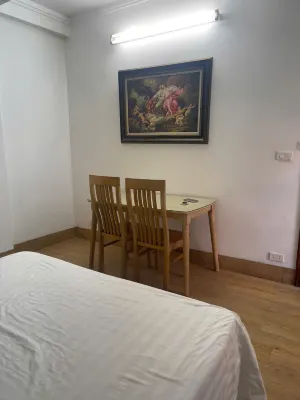 Hostel 86 Hoang Mai Hotel berhampiran Hanoi University of Business and Technology