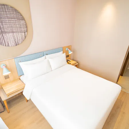 Homeinn Hotel (Shenyang Railway Station West Square Yunfeng North Street Subway Station) Отели рядом с достопримечательностью «Теси»