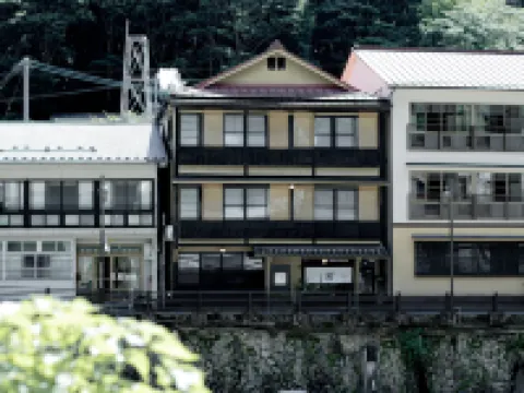 泊゜TSUETATE｜【旧四季の宿 わかのや】｜完全無人の1棟貸し温泉宿｜20名｜1日1組限定 小国町のホテル