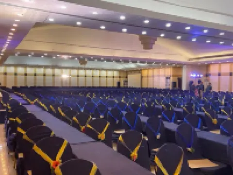 The Ritz Hotel at Garden Oases