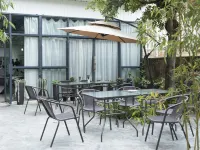 Mile Lake View Baiman Hotel (Wenquan Road Branch)