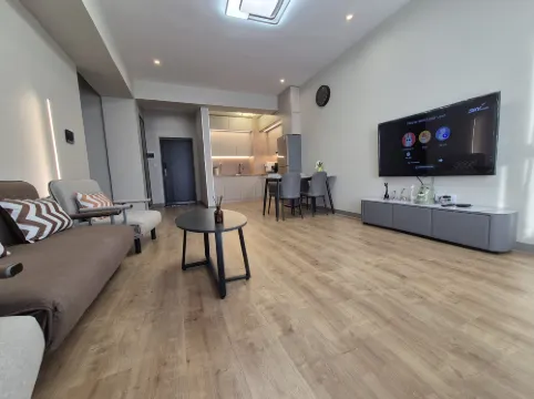 Spacious Central 2BR | 10 Guests | Near essentials