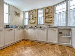 Luxury flats near Big Ben and London Eye