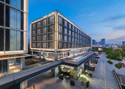 Novotel Living hangzhou International Convention Center 杭州のホテル