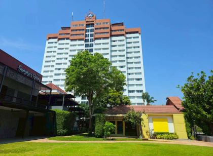 หัวหิน แกรนด์ โฮเทล แอนด์ พลาซ่า (Hua Hin Grand Hotel & Plaza)