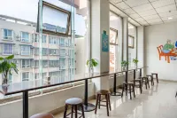 美客美家飯店（眉山東站店） - 2 星級