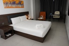 LUNA HOTEL (FORMERLY GUANGDONG HOTEL )