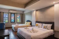 BKK39 Airport Hotel - Balkoner